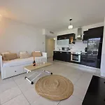 Casta Diva-1 By Interhome شقة *